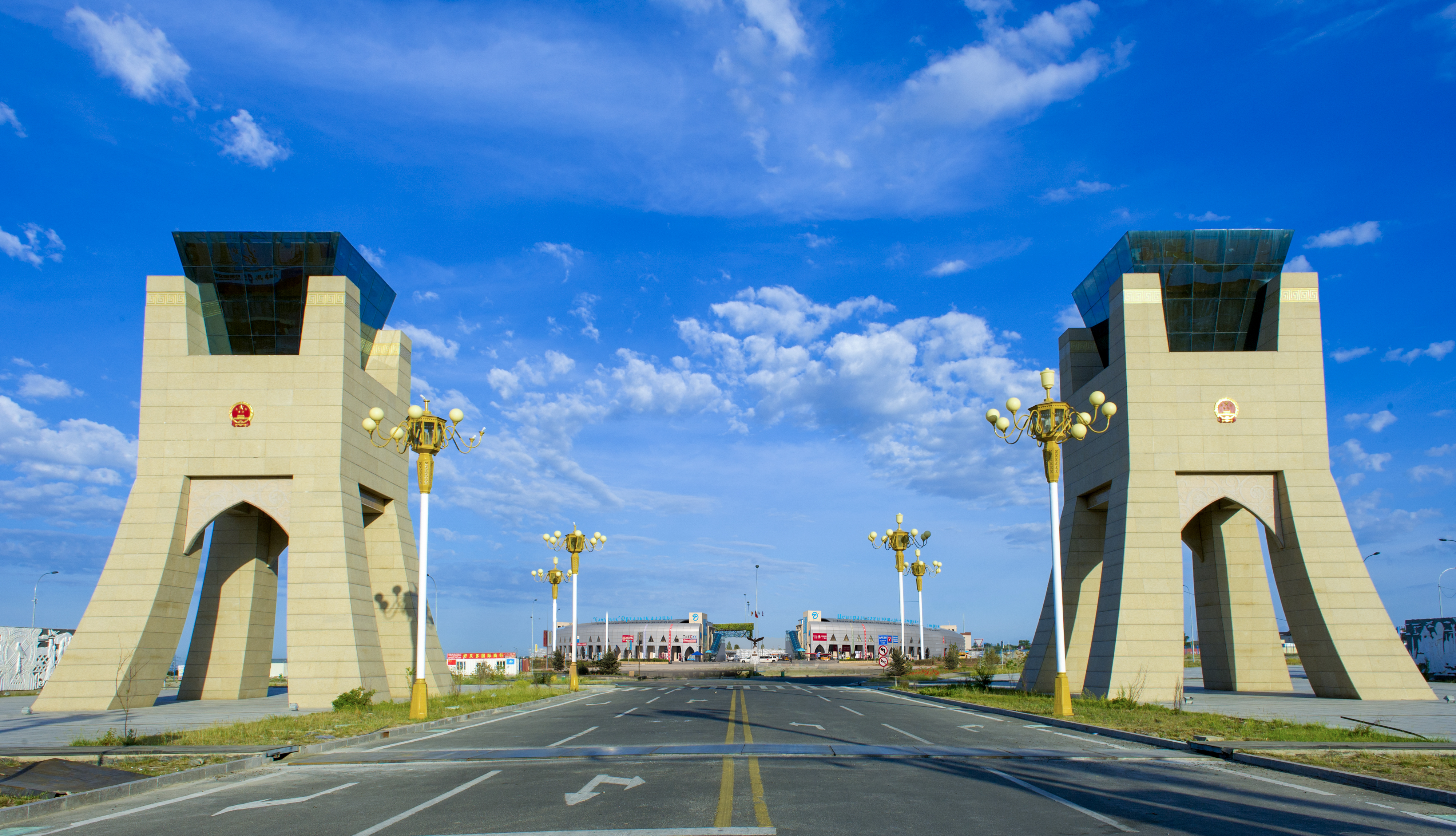 政治面貌入党时间参加工作时间健康状况身份证号码专业技术职务婚否